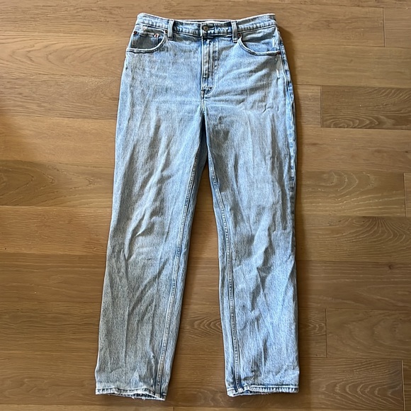A&F 90s Ultra High Rise Straight Jeans - Picture 3 of 4